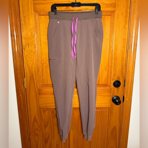 FIGS Zamora Jogger Scrub Pants™ Smokey Taupe Size SMALL TALL Limited Edition - Picture 2 of 7